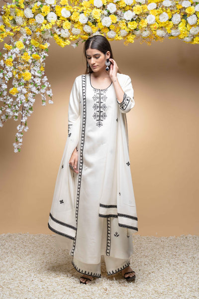 Ivory And Black Classic Kurta Set With Mirror And Dori Work Embroidery
