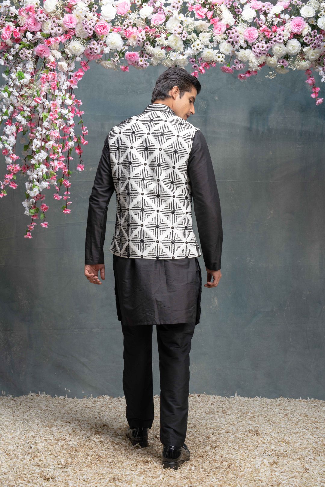 Ivory And Black Geometric Embroidered Bundi With Kurta Set